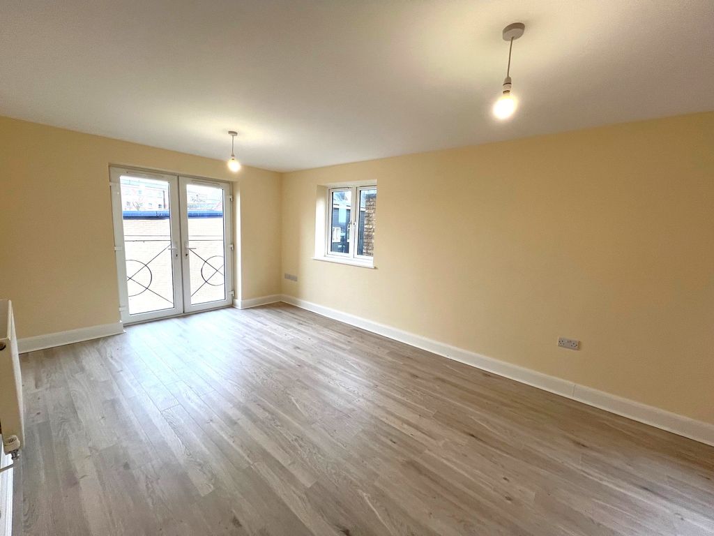 Property photo 3 of 7 Bathroom