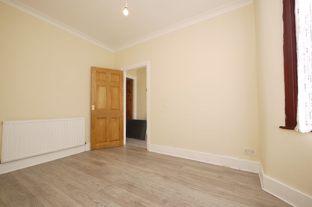 Property photo 3 of 7 4444914