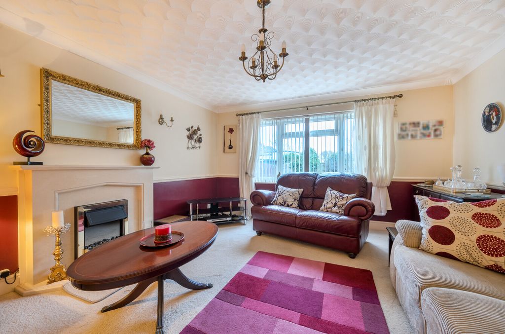 Property photo 2 of 17 1401803-23-696E06...