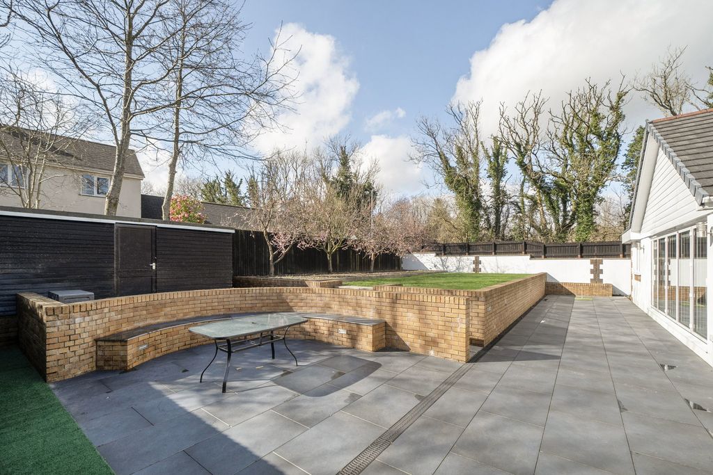 Property photo 3 of 18