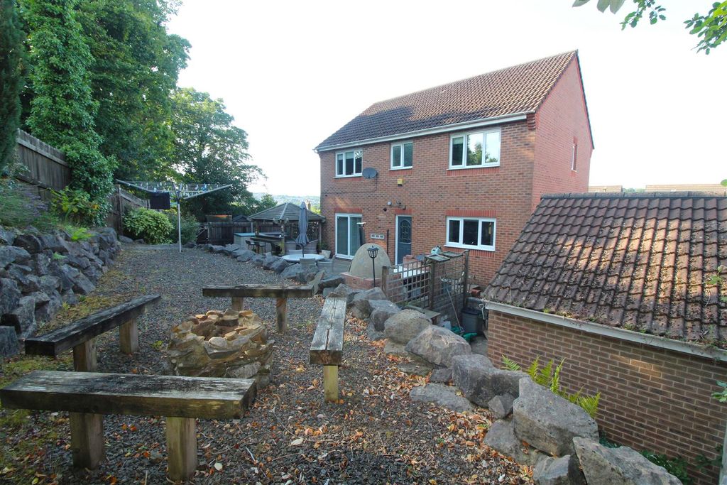 Property photo 2 of 35 Rear Garden
