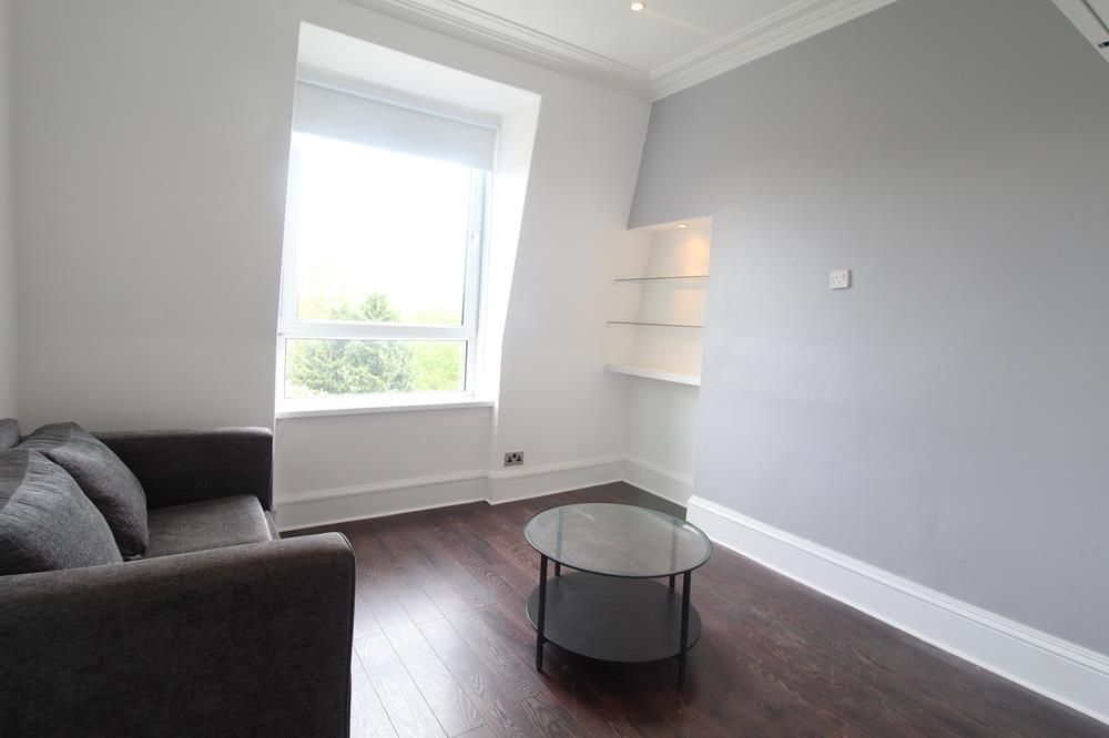 Property photo 1 of 6 Lounge