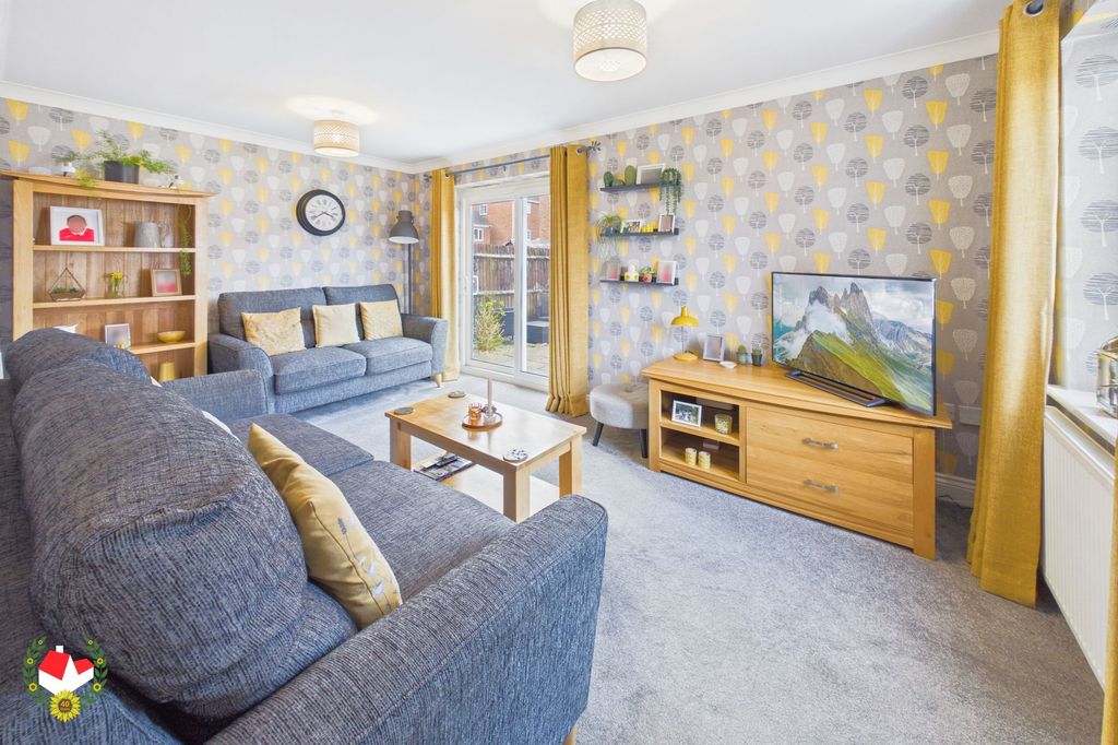 Property photo 3 of 18