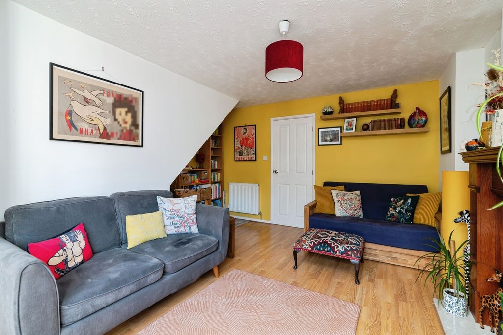 Property photo 3 of 17 Photo