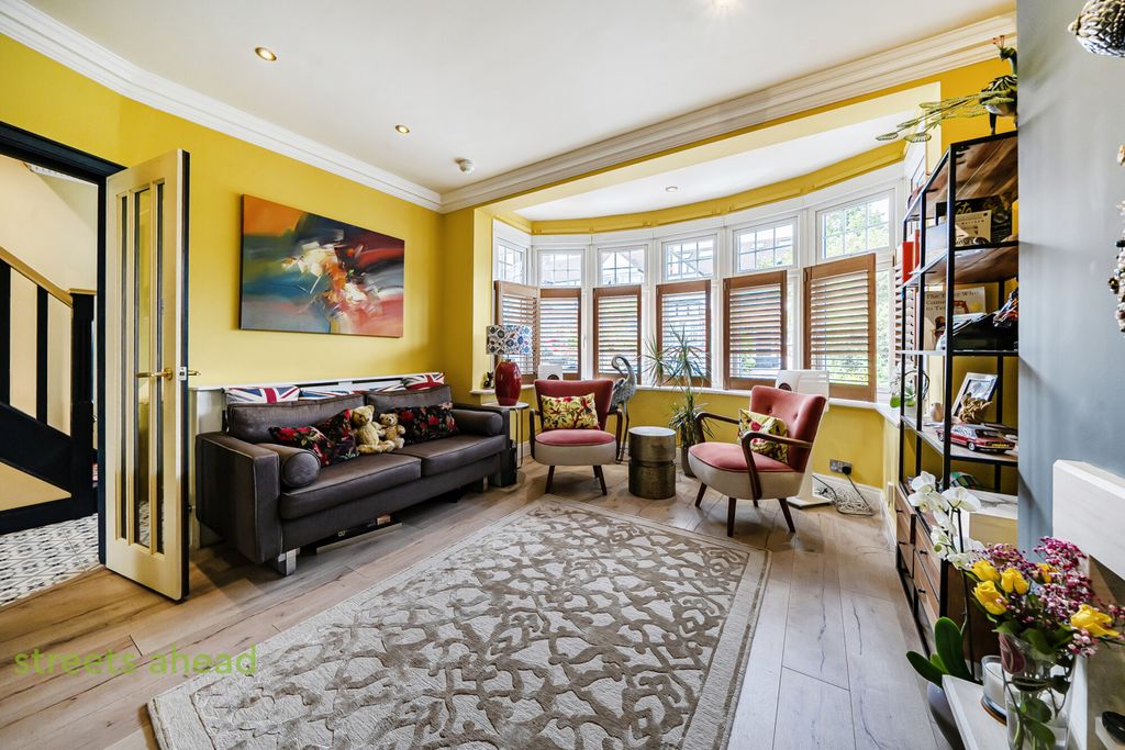 Property photo 2 of 21 1094022A-477B-496...