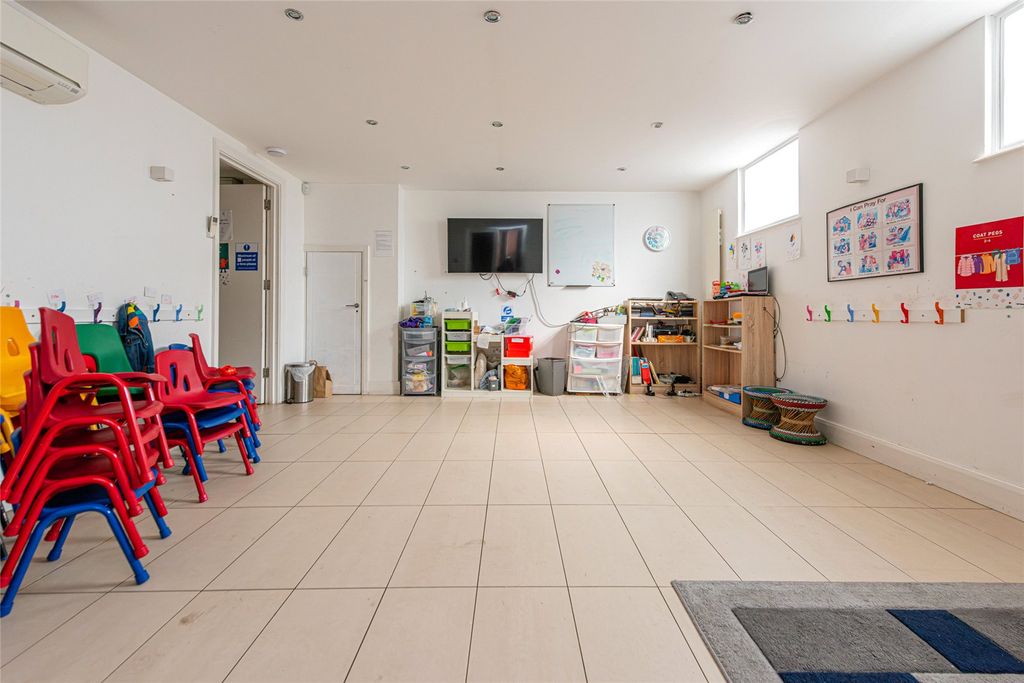 Property photo 2 of 22 Picture No. 05