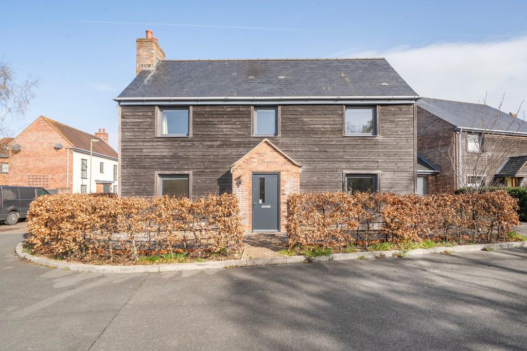 Property photo 1 of 20 1416780-18-69Ca42A6593c4.Jpg