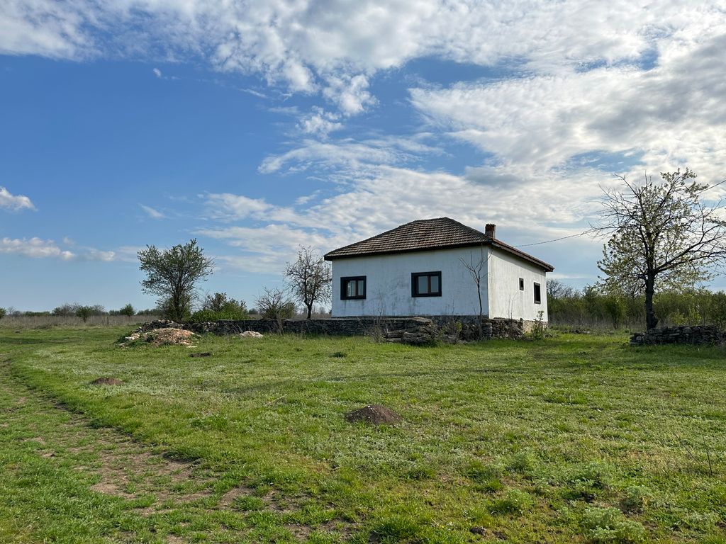Property photo 3 of 11