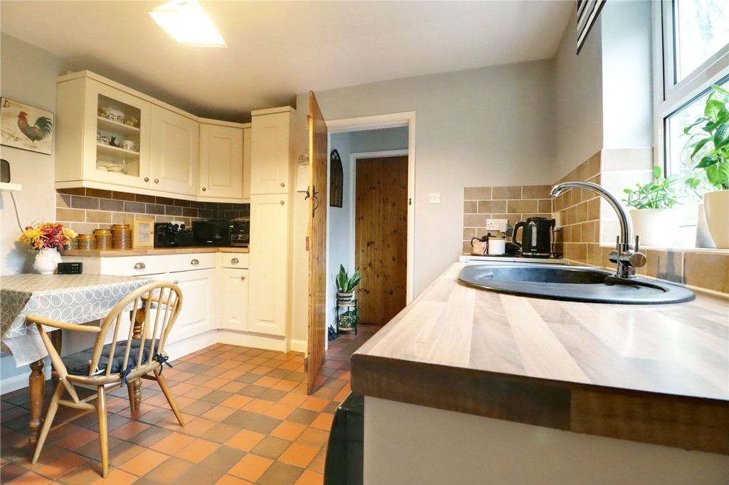 Property photo 3 of 21