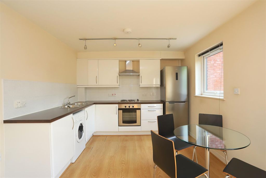 Property photo 1 of 8
