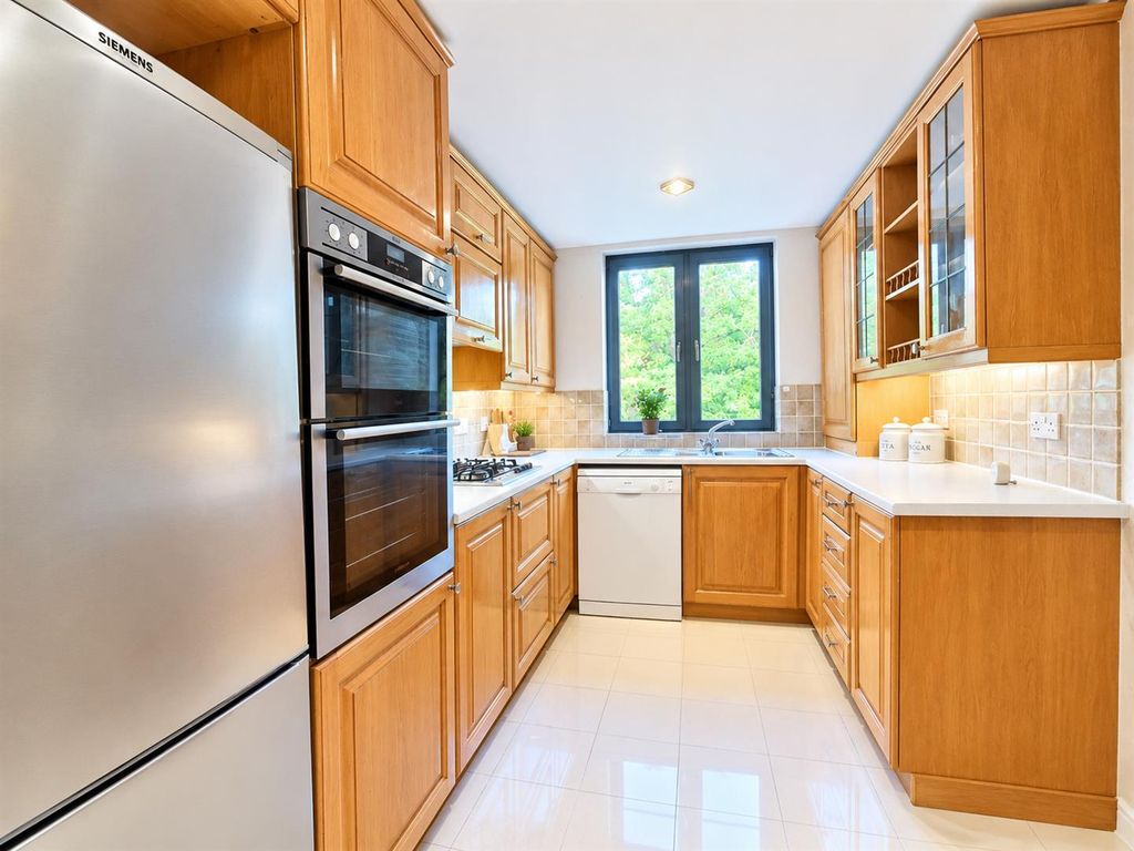 Property photo 3 of 25 File_00000000E7448246A00Eb30ee420ce33.Png