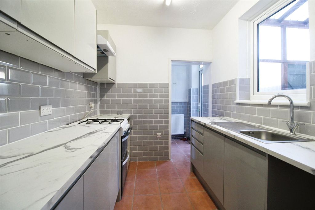 Property photo 1 of 13 Picture No. 11