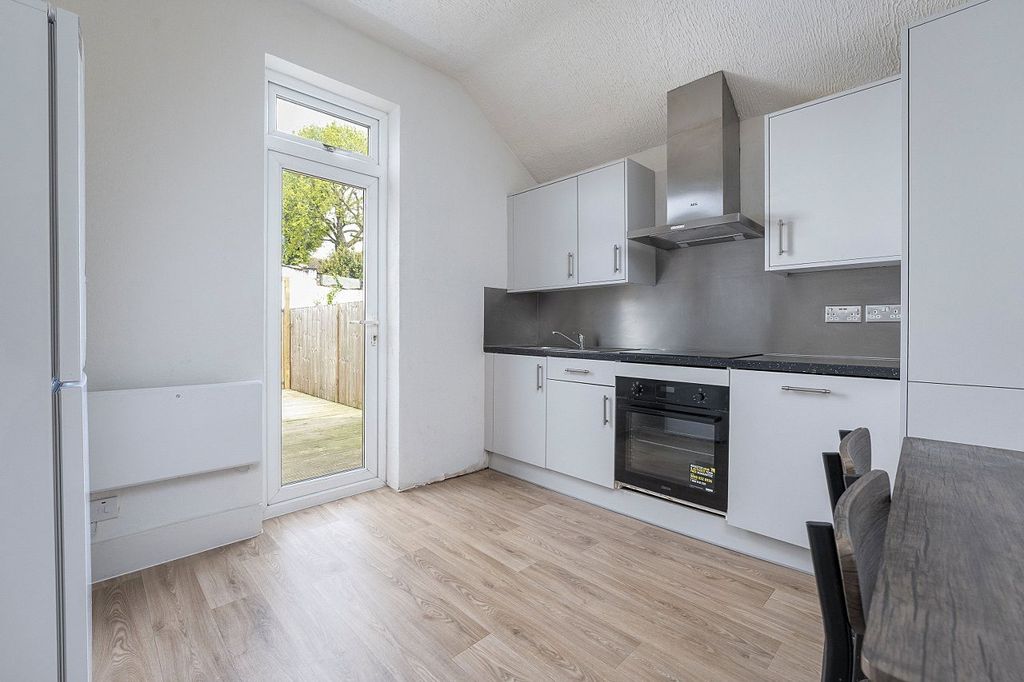 Property photo 1 of 9 Picture No. 02