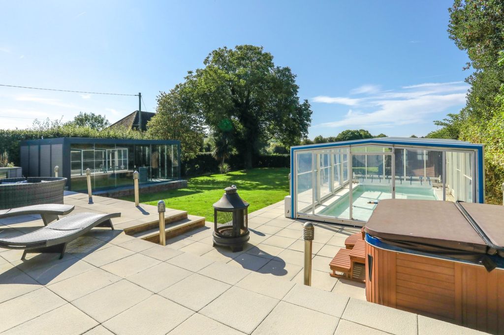 Property photo 3 of 33 Picture 3