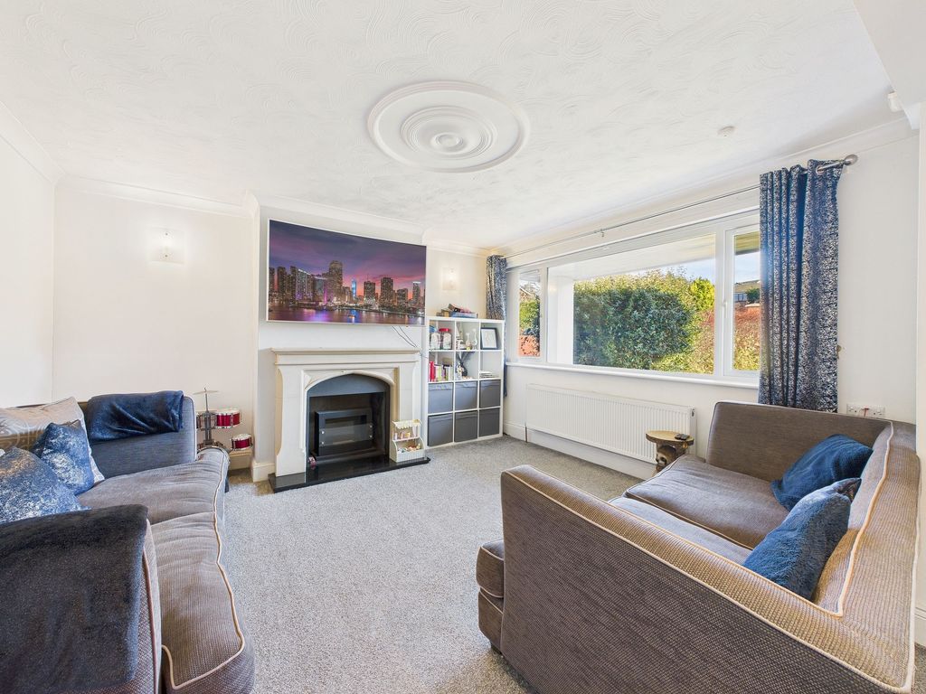 Property photo 2 of 15 Lounge