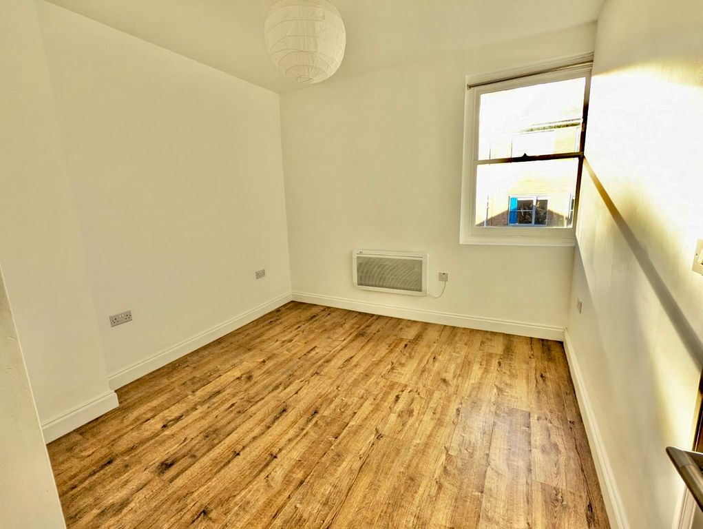 Property photo 3 of 10 Image