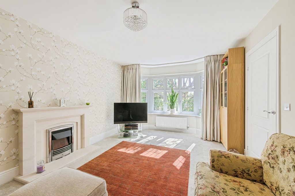 Property photo 2 of 19