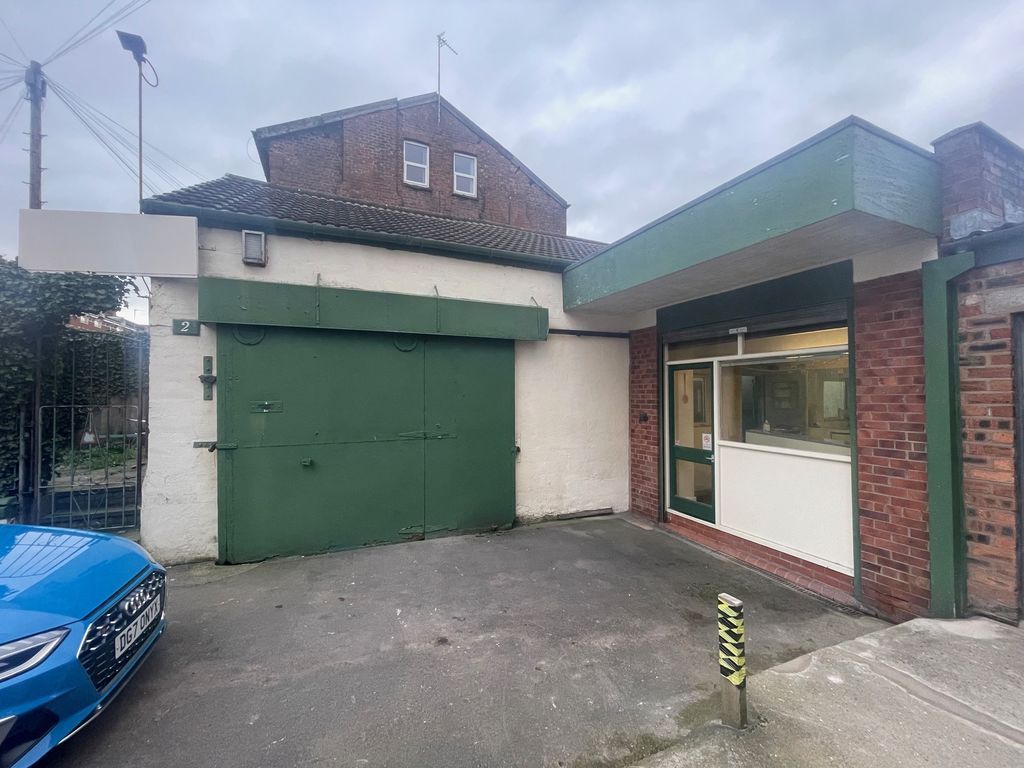 Property photo 1 of 7 Photo 6