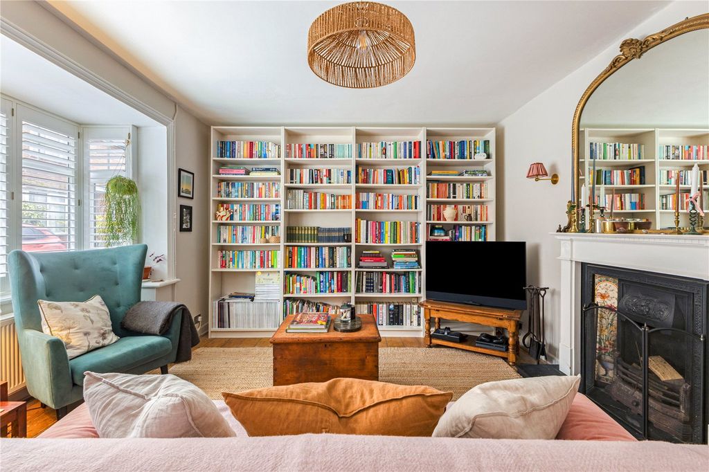 Property photo 3 of 11 Sitting Room