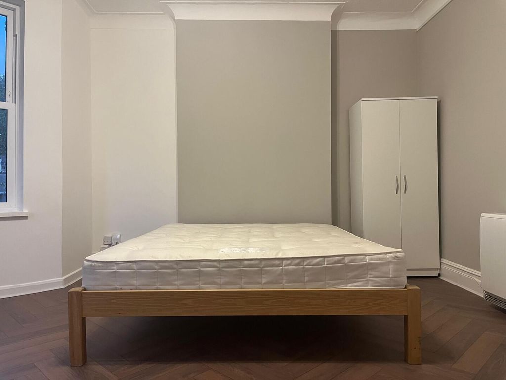 Property photo 3 of 11 Bedroom