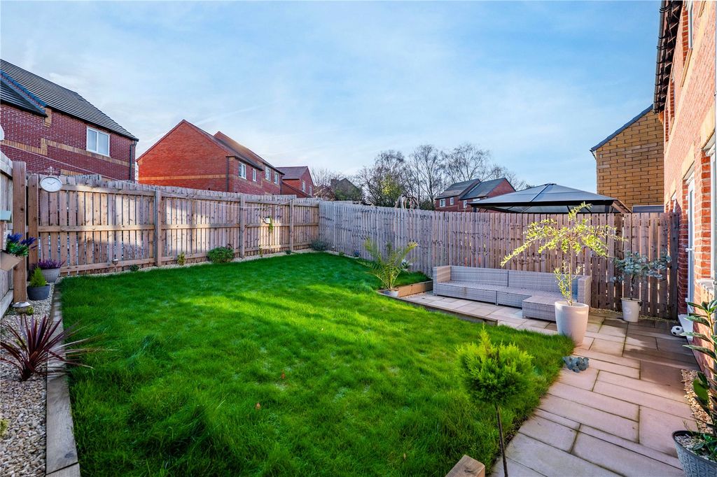 Property photo 2 of 23 Picture No. 30