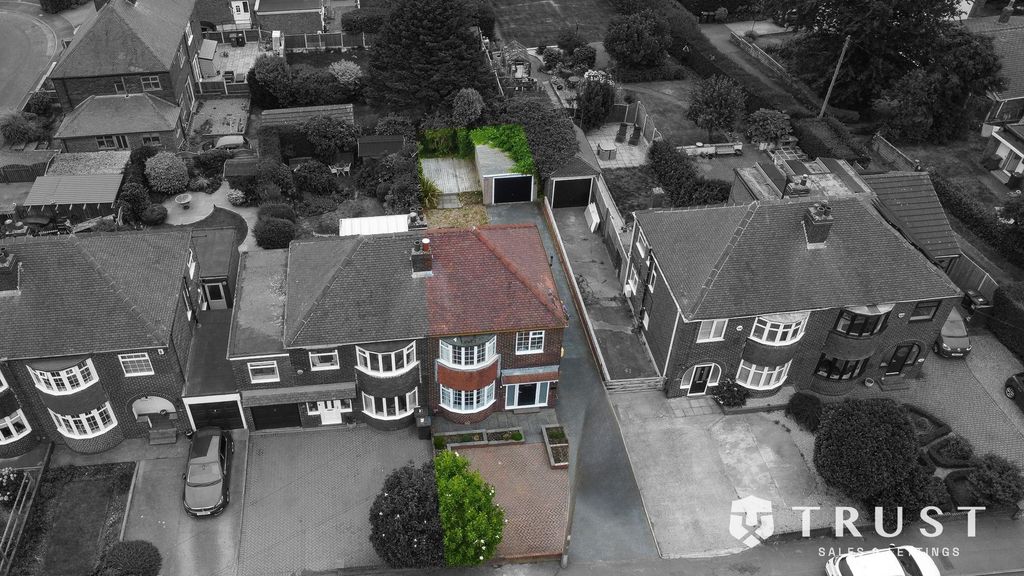 Property photo 3 of 49
