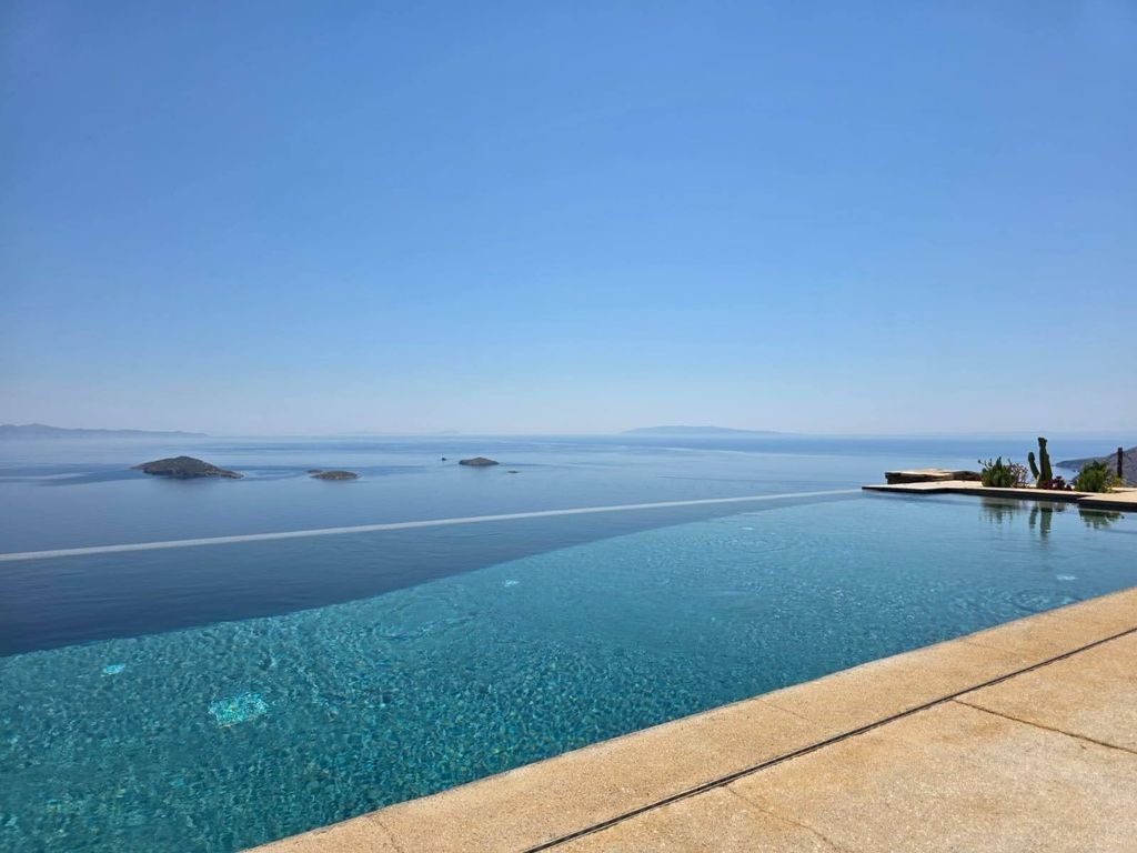 Property photo 3 of 25