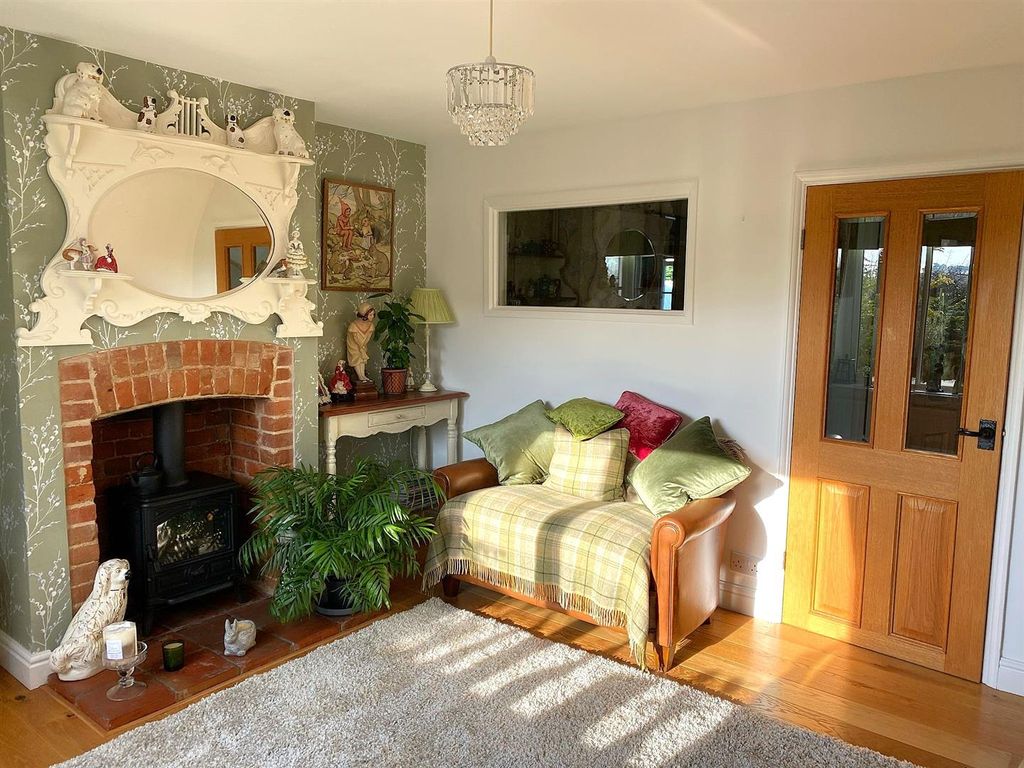 Property photo 3 of 33 Living Room.Jpg