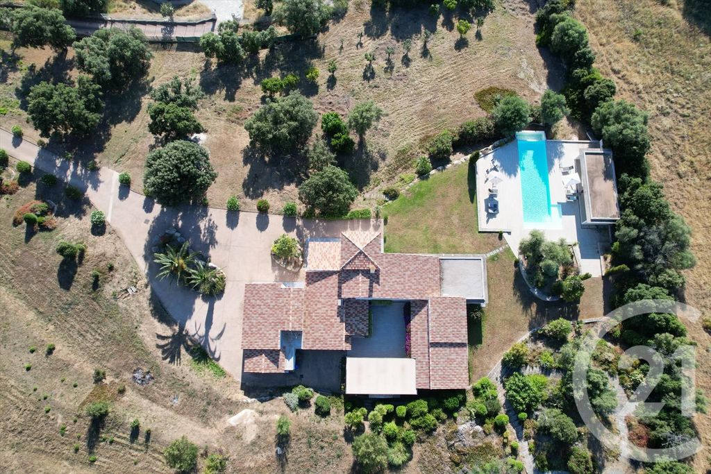 Property photo 1 of 23 Lumio Property With Sea View, 378 m², Pool, And Annexes - Rare Opportunity