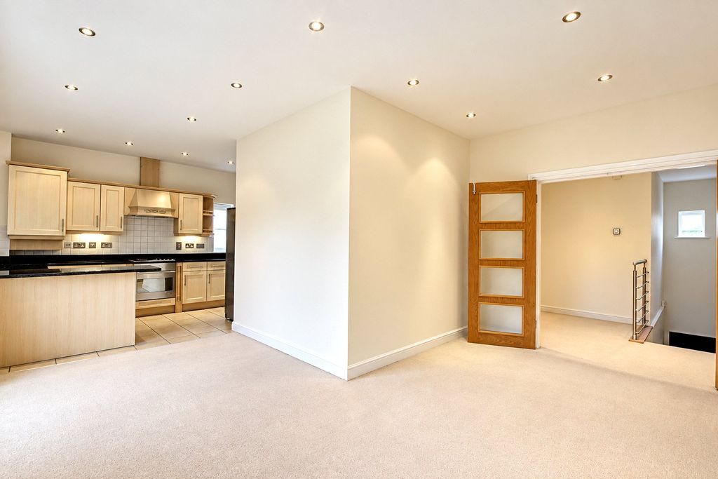 Property photo 3 of 11 Picture No. 15
