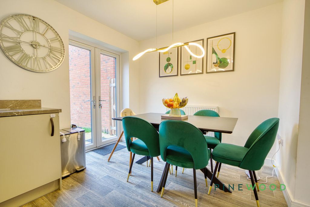 Property photo 3 of 31 Kitchen / Dining Room