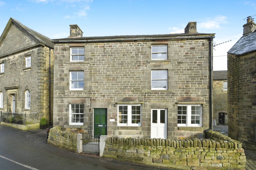 Property photo 1 of 16 Front