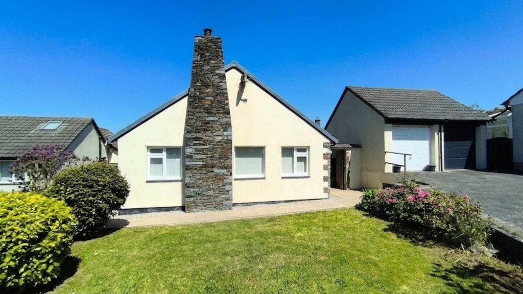 Property photo 1 of 25