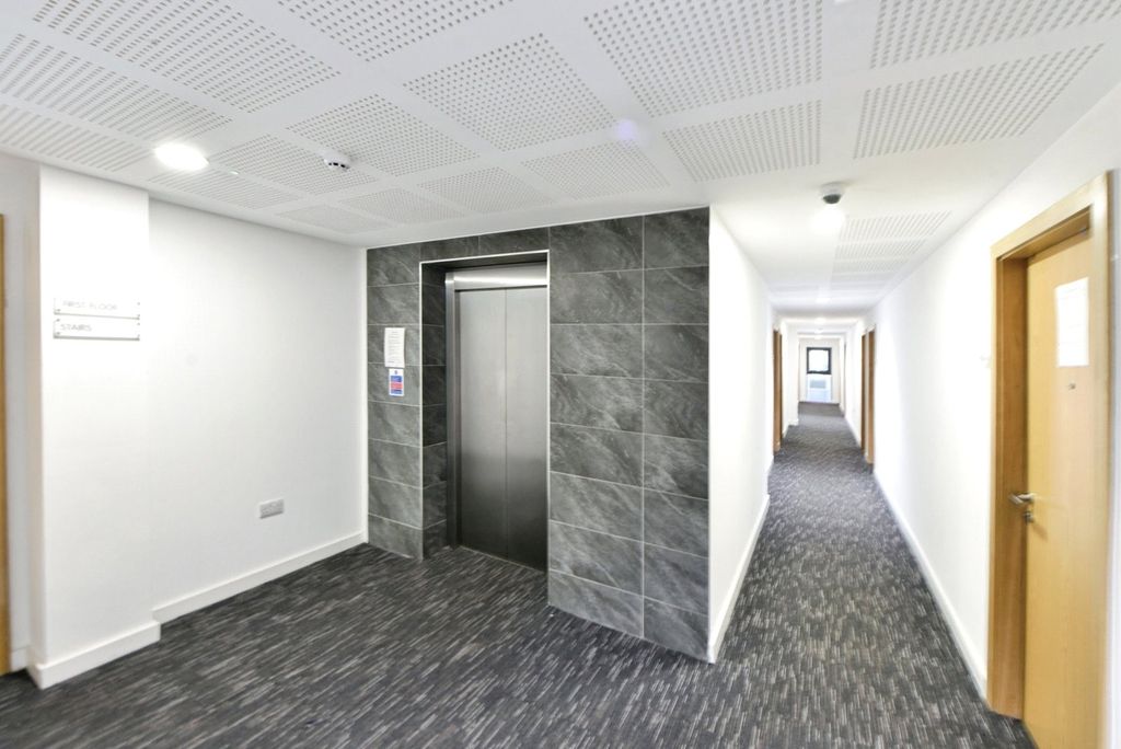 Property photo 3 of 17 Communal Area