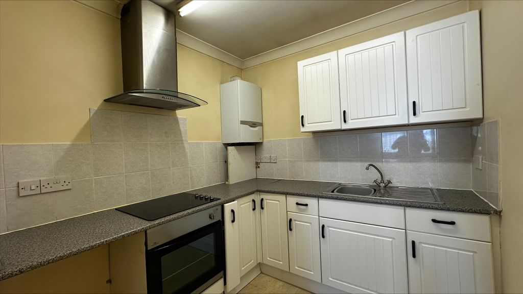 Property photo 3 of 9 Bedroom 1