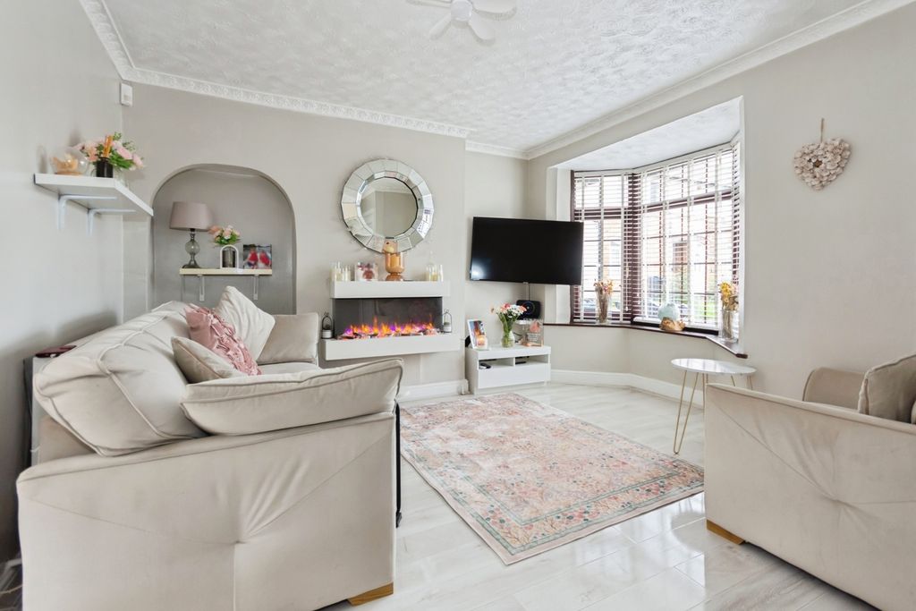 Property photo 2 of 24 Pbox-Img.Jpg