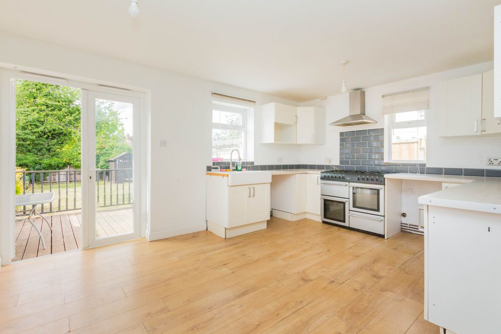 Property photo 2 of 10 Kitchen/Breakfast Room