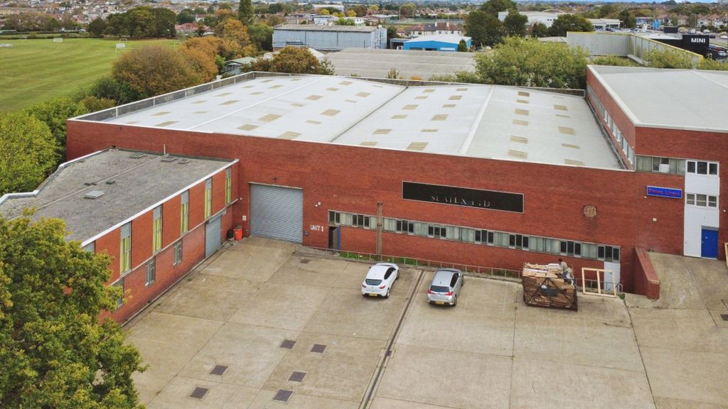 Property photo 2 of 9