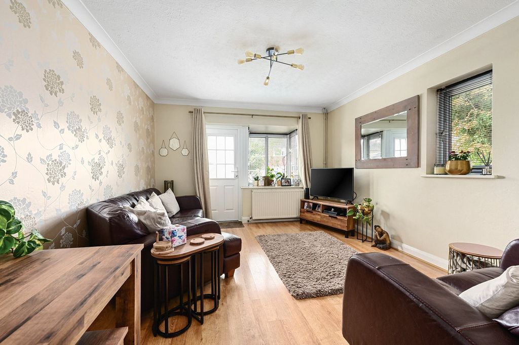 Property photo 2 of 15 Picture No. 11