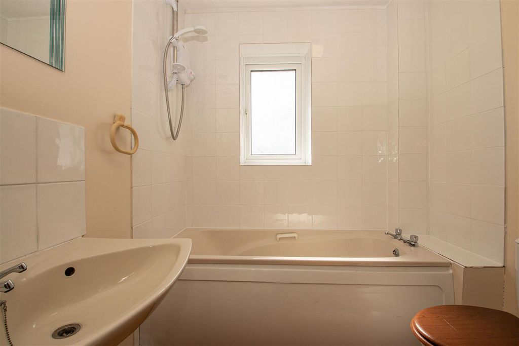 Property photo 3 of 15 22Whit_11.Jpg