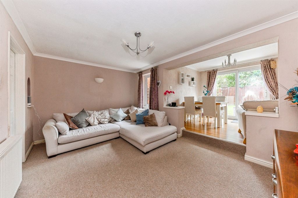 Property photo 3 of 12