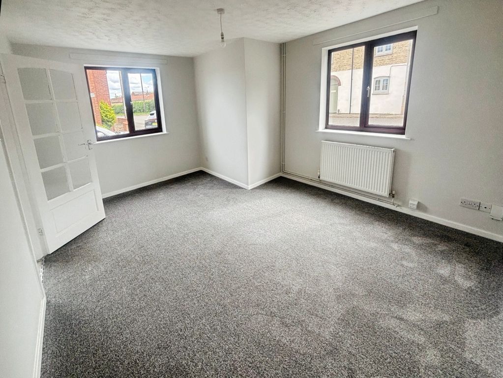 Property photo 2 of 11 5035562