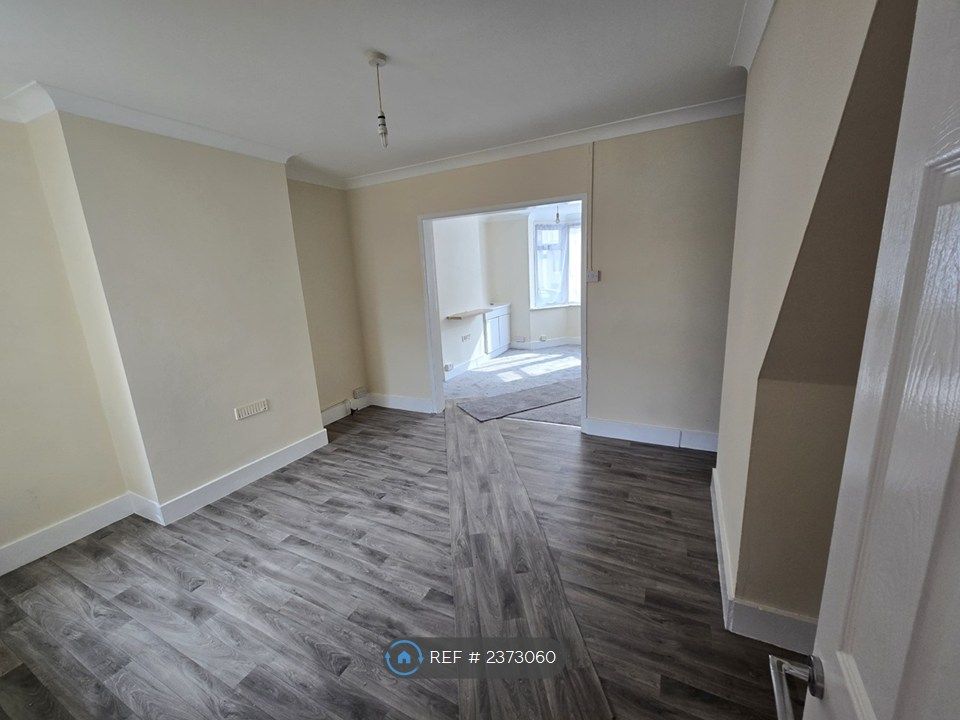 Property photo 1 of 28 Lounge