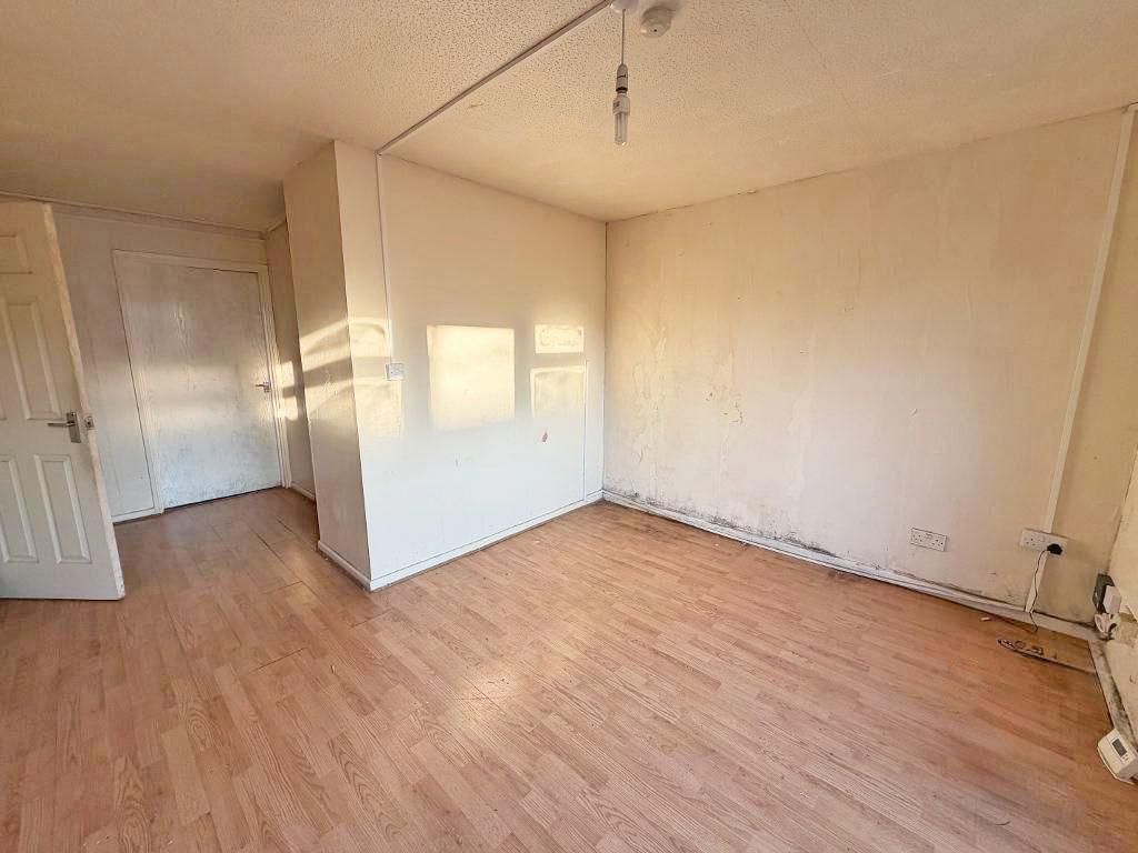 Property photo 3 of 9 Living Room