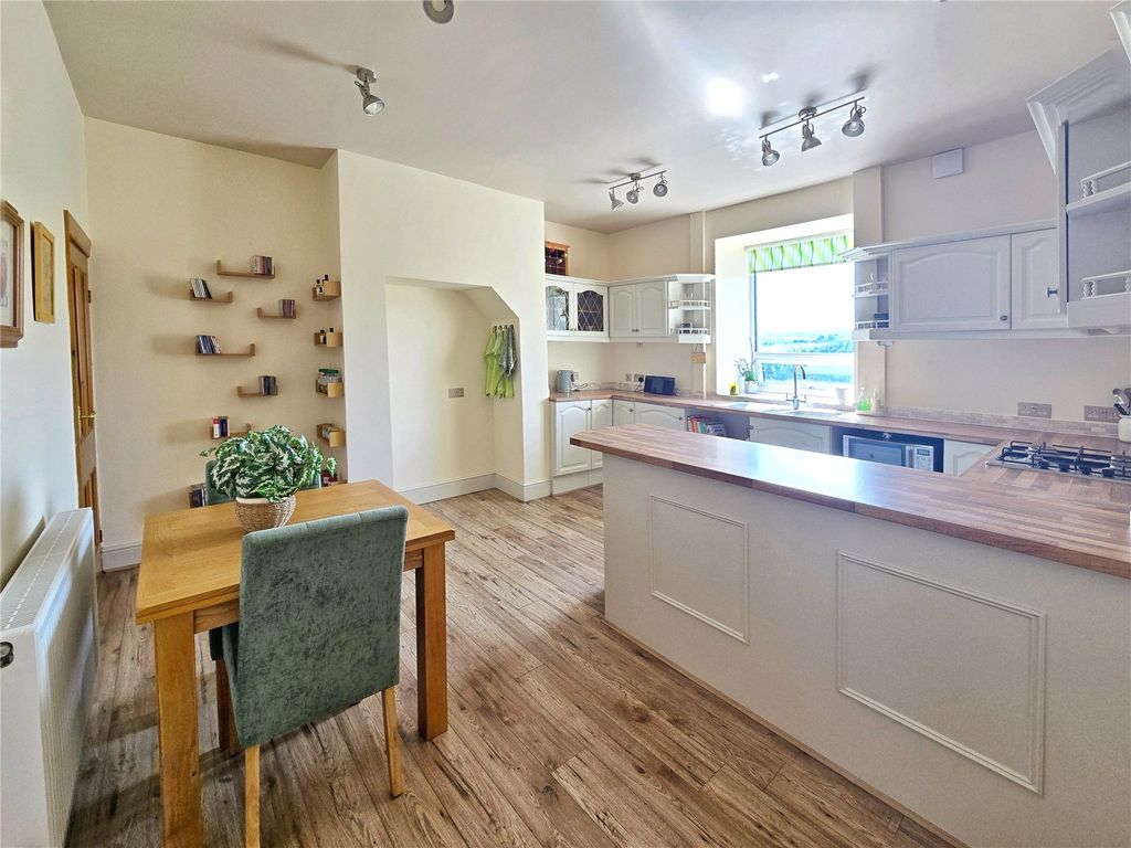 Property photo 3 of 18 Kitchen Dining Room