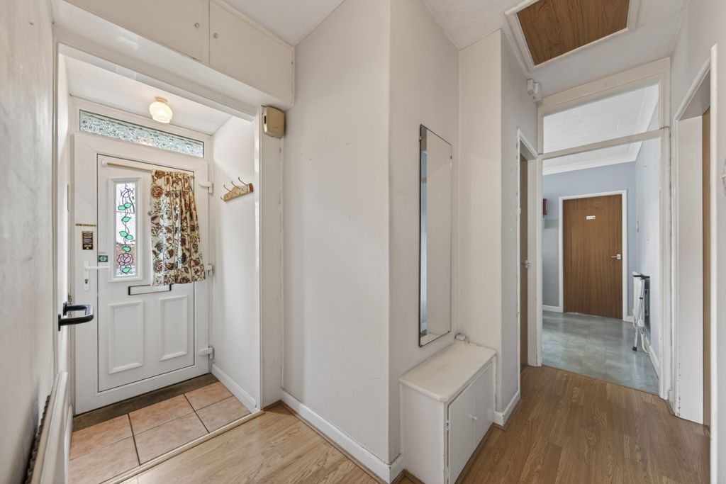 Property photo 3 of 19 Cedarwayweb14