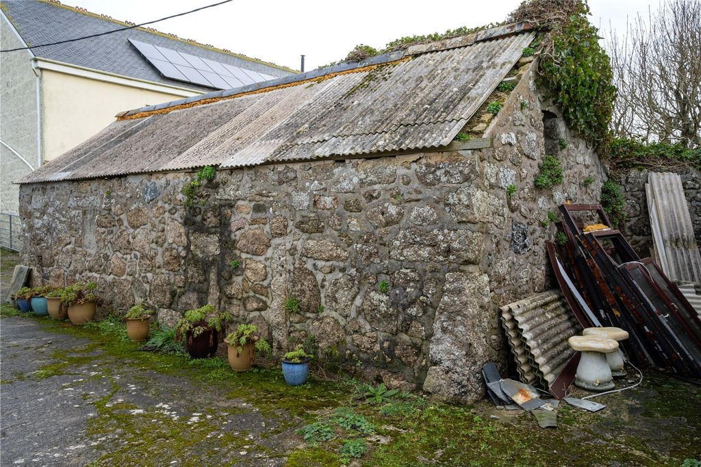 Property photo 3 of 16 Picture No. 11