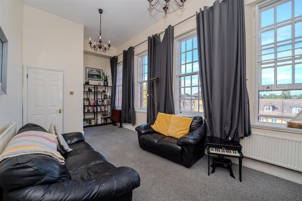 Property photo 1 of 11 39 O V Recp.Jpg