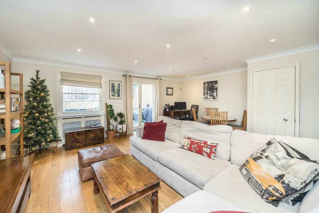 Property photo 2 of 5