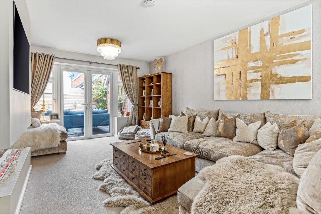 Property photo 3 of 26 Living Room